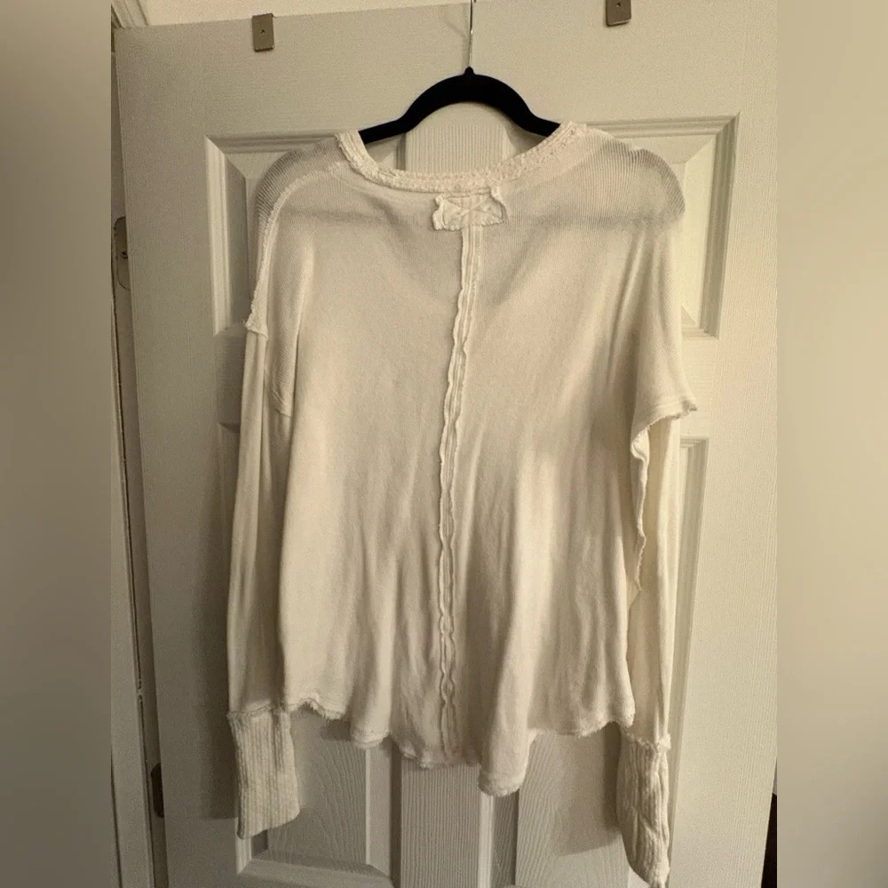 Free People long sleeve sweater - Picture 3 of 4